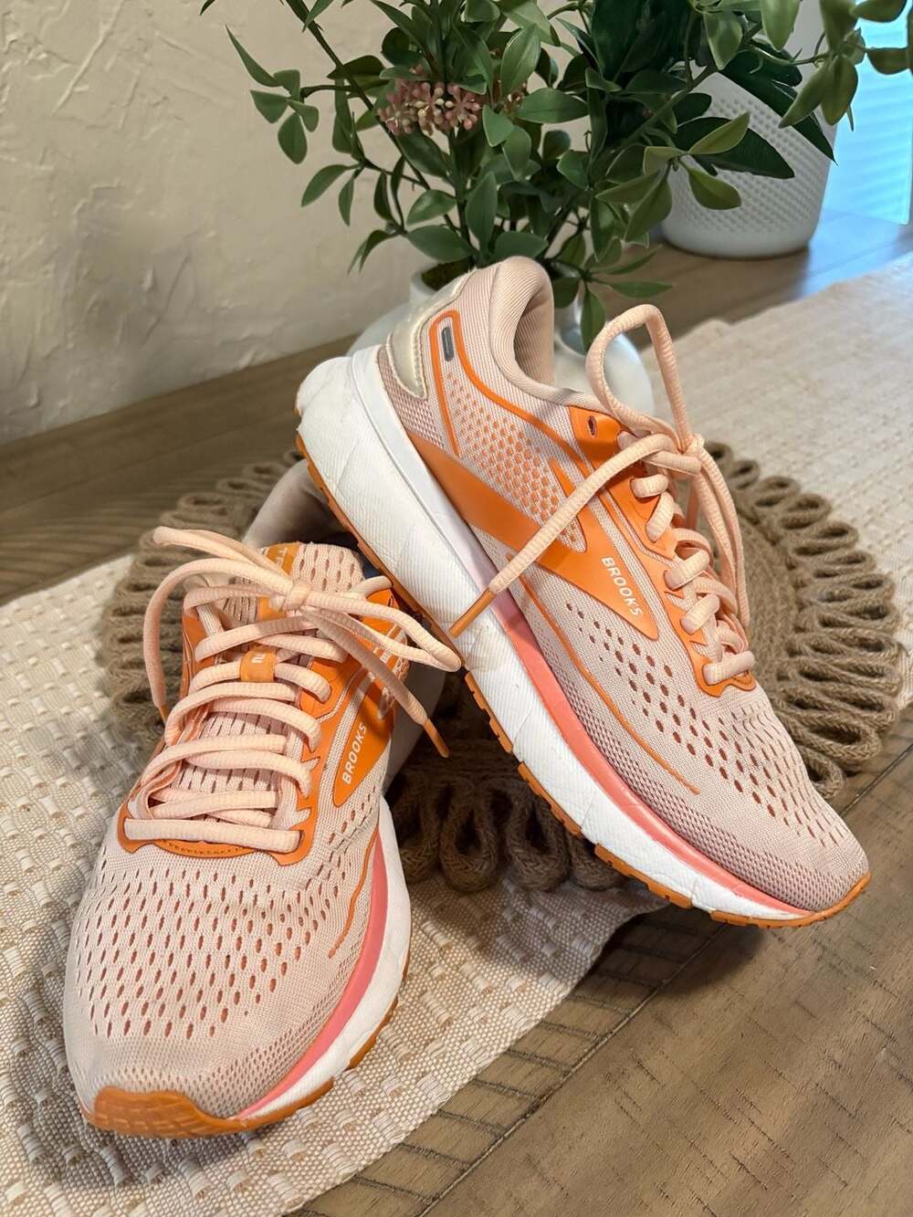 Brooks Trace 2 Road Running Shoes Peach Tangerine White Orange Women's
